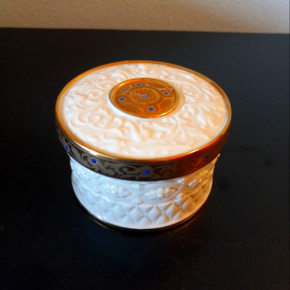 Lenox China Treasures Collection Lidded Trinket Contatainer